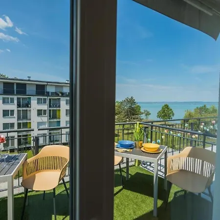 Myflat Adriana Panorama Апартаменты Шиофок